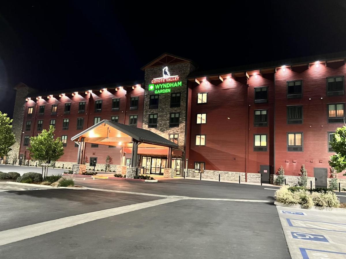 Wyndham Garden Redwood Valley - Ukiah ภายนอก รูปภาพ