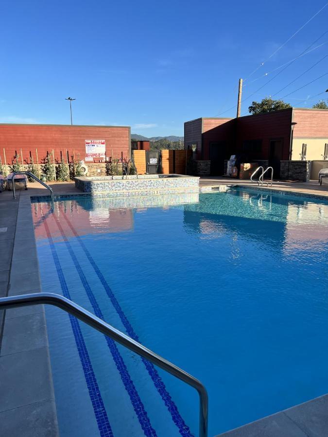 Wyndham Garden Redwood Valley - Ukiah ภายนอก รูปภาพ