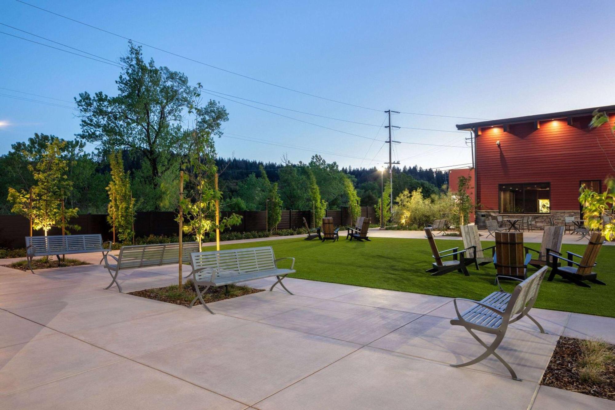 Wyndham Garden Redwood Valley - Ukiah ภายนอก รูปภาพ